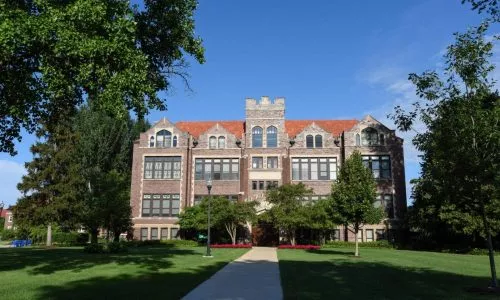 奥罗拉大学