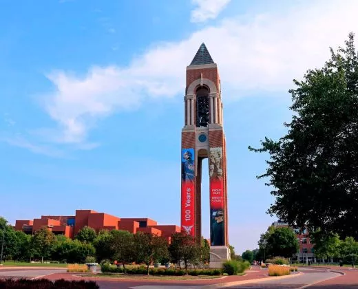 鲍尔州立大学