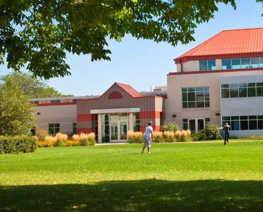 卡迪纳尔斯特里奇大学
